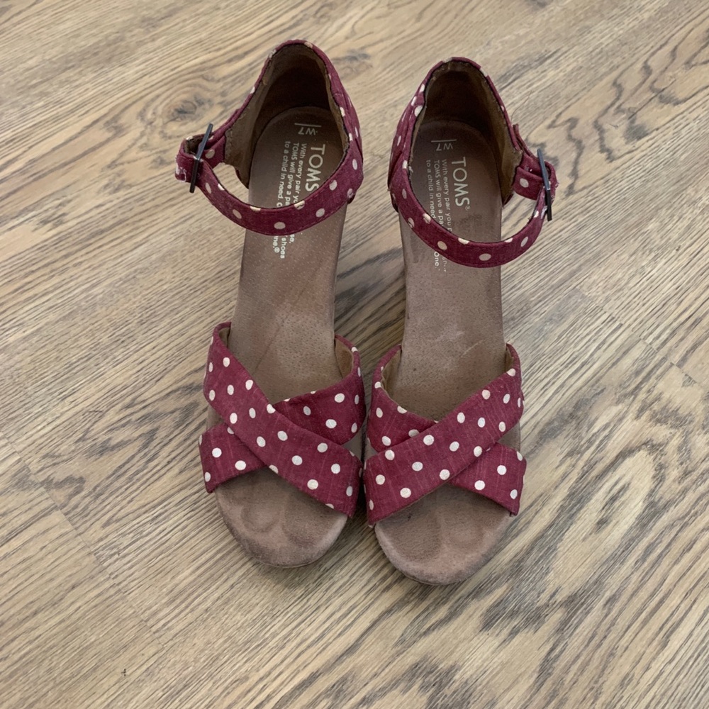 ✨Toms Red/White Polka Dot Corkscrew Wedges Size7